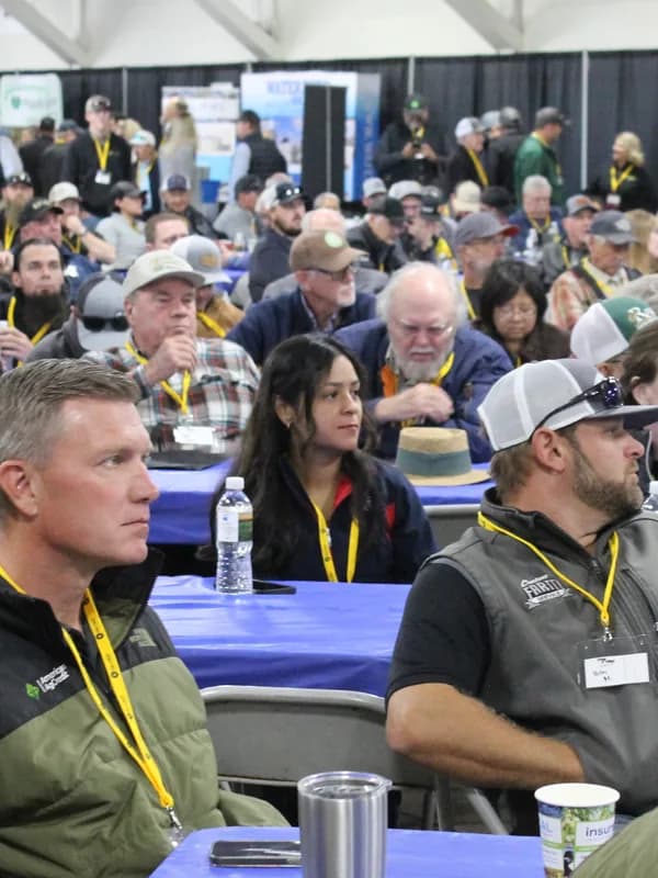 A full room for the morning seminars